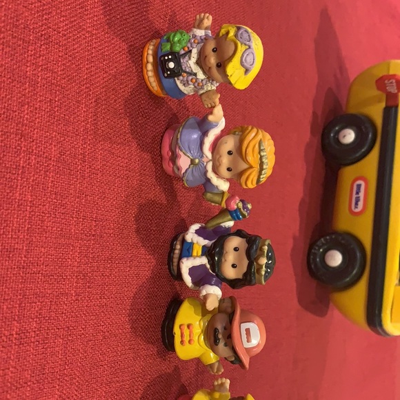 26 little people. - Picture 2 of 6